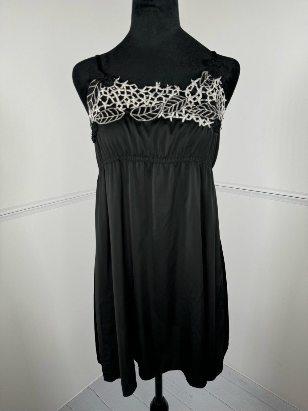NWT Alythea Black Lace Trim Babydoll Slip Dress Size Medium
